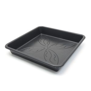 Plato cuadrado Pure Factory negro de 25 × 25 cm para macetas.