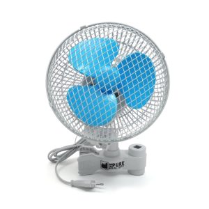 Ventilador clip oscilante con pinza de 18 cm y aspas azules.